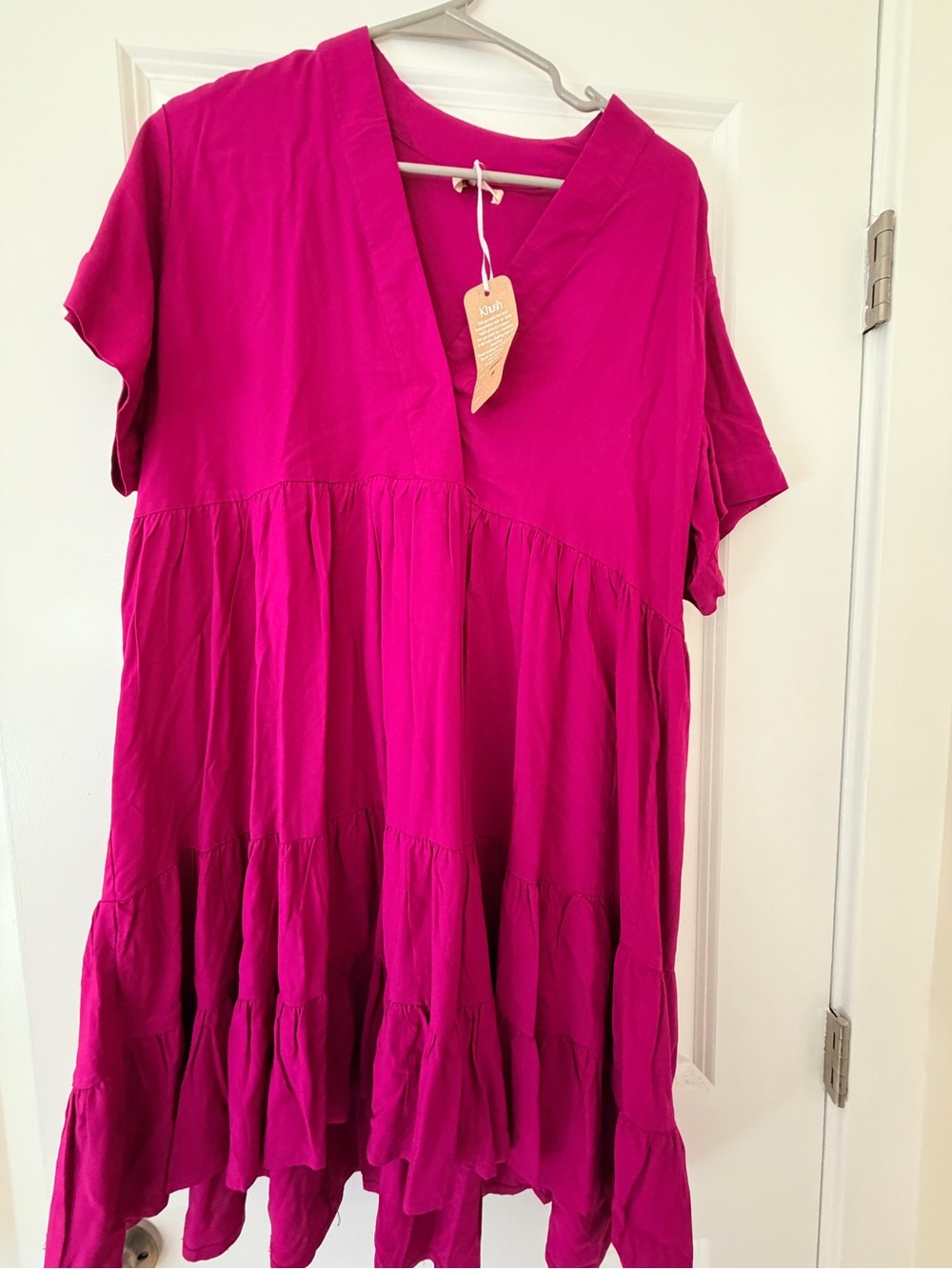 Relaxed V-Neck Tiered Casual Dress in Fuchsia